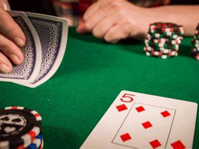 Những thuật ngữ khi chơi xì lát tại nhà cái Fun88