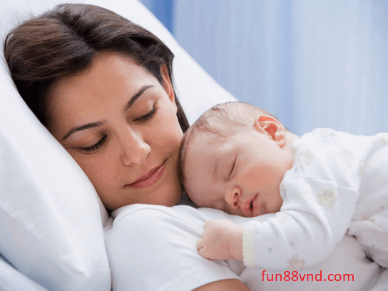 Mơ thấy bà đẻ đánh đề con gì